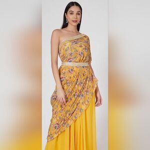 Chhavvi Aggarwal Yellow Floral One Shoulder Top (L)